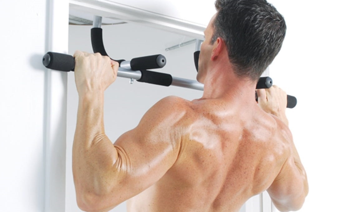 Cách hít xà đơn chuẩn để cơ xô khỏe, to nhanh