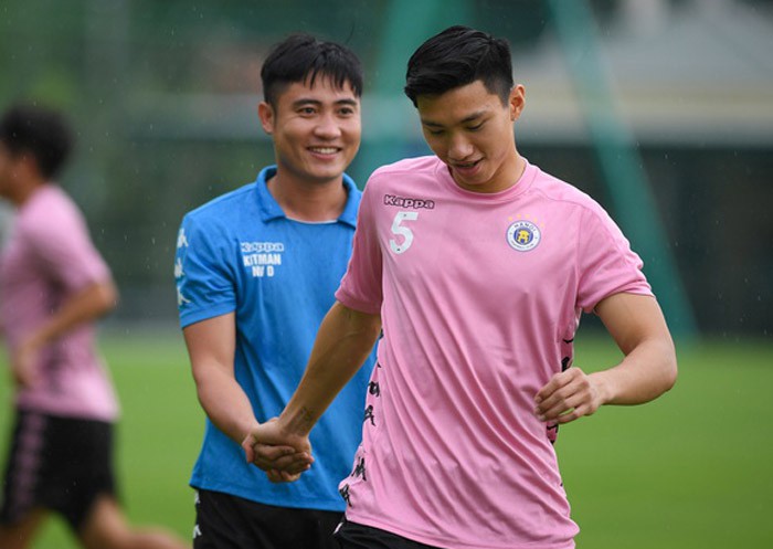 Tại sao các cầu thủ bị chấn thương dây chằng chéo?