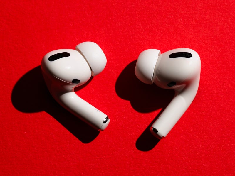 Apple AirPods Pro giảm giá thấp chưa từng thấy