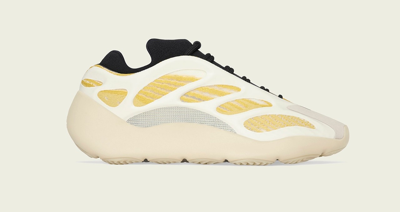Adidas YEEZY 700 V3 'Safflower' lộ diện