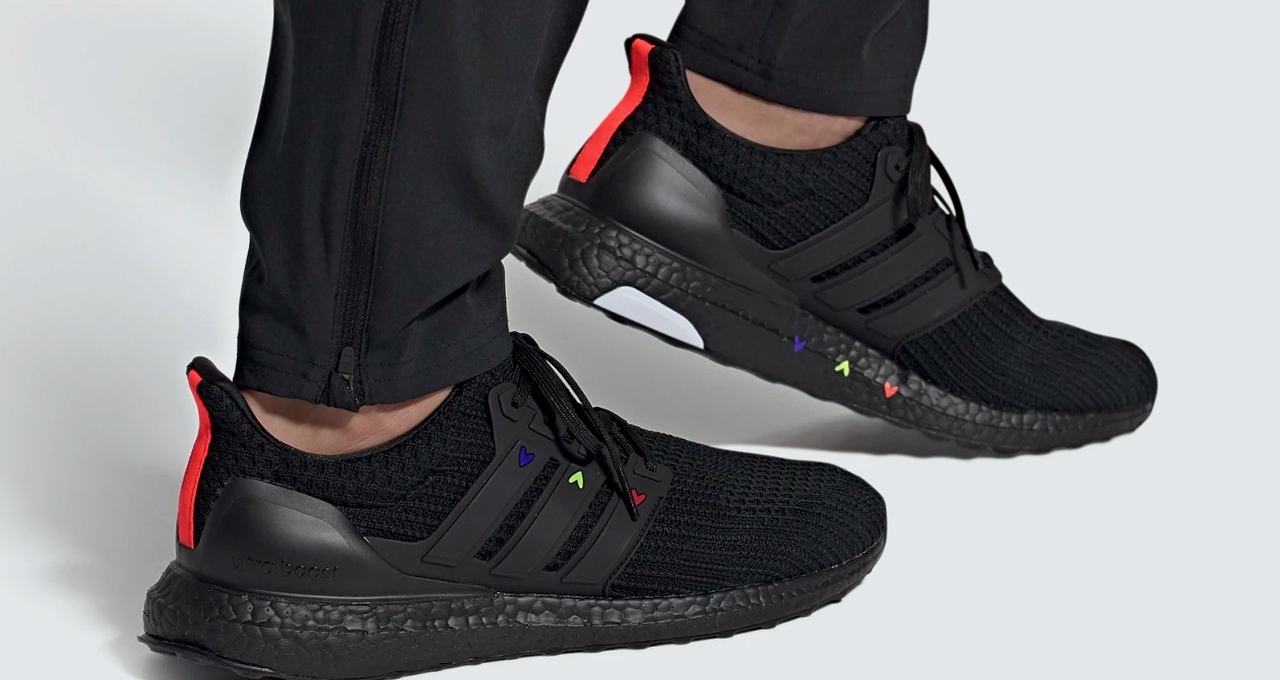 Adidas ra mắt UltraBOOST 4.0 DNA trái tim dễ thương
