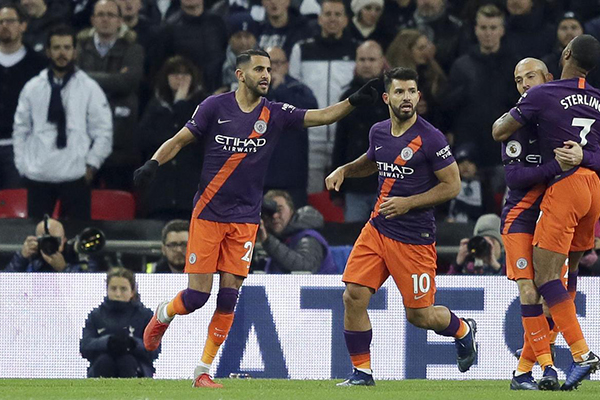 Đánh bại Tottenham, Man City lấy lại ngôi đầu