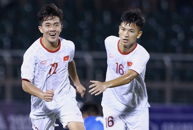 Sao HAGL lập siêu phẩm, U19 Việt Nam khởi đầu thuận lợi ở VL châu Á