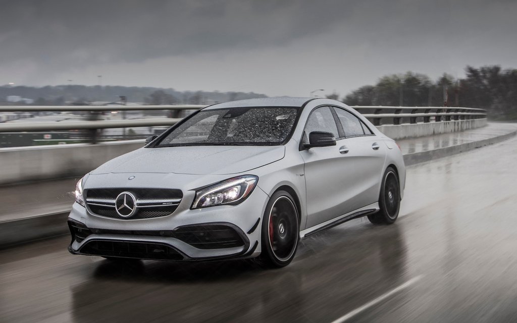 Mercedes CLA 45 4Matic 2020: Giá bán, thông số xe & đánh giá