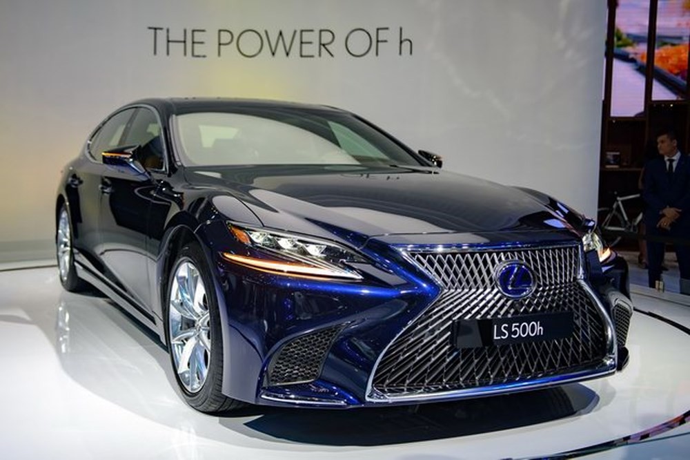 Bảng giá ô tô Lexus tháng 10/2020 mới nhất!