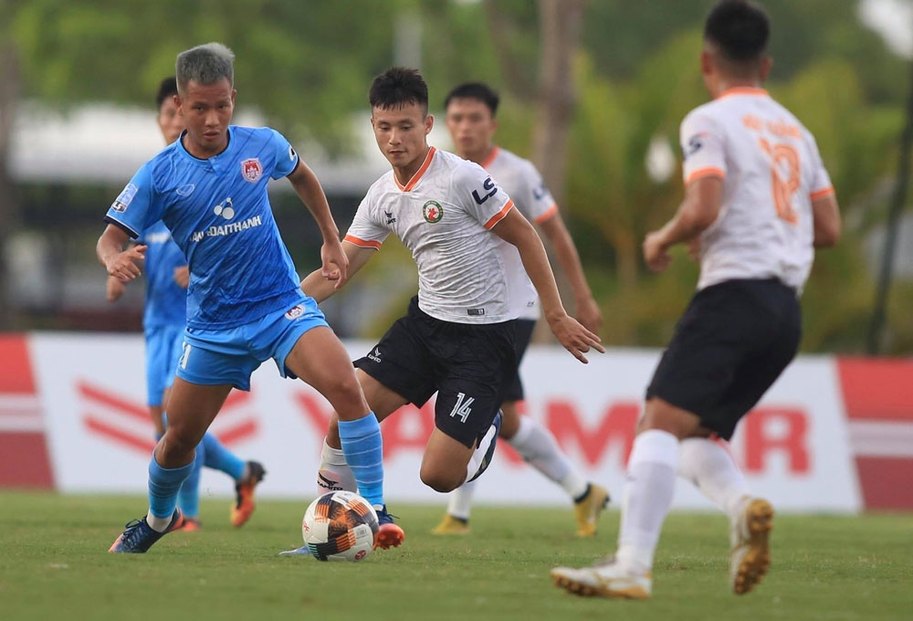 Thắng kịch tính Phố Hiến, Bình Định giành vé thăng hạng