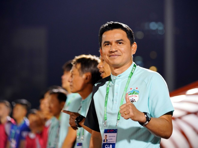 Tử vi năm Tân Sửu của các HLV V-League: Kiatisak gặp hạn?