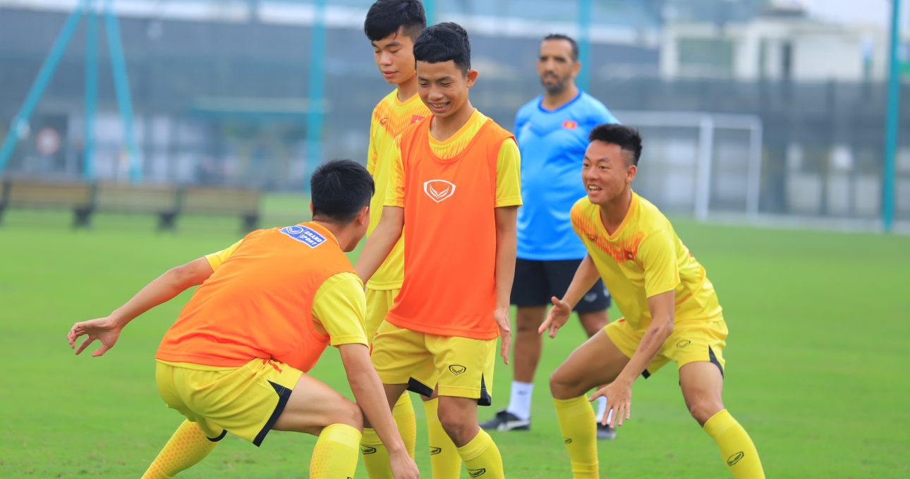 Tương lai ĐTQG Việt Nam khó khăn trong việc hoàn thành bài tập của HLV