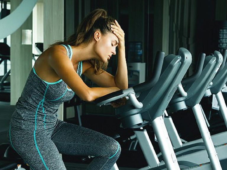 7 dấu hiệu ngầm cảnh báo bạn đang tập luyện quá sức