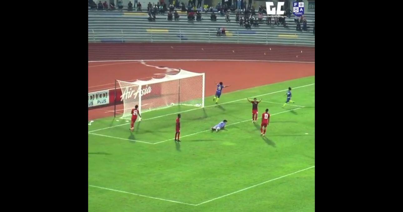 VIDEO: Đội bóng phối hợp như Barca, ghi bàn sau 6 pha chạm bóng