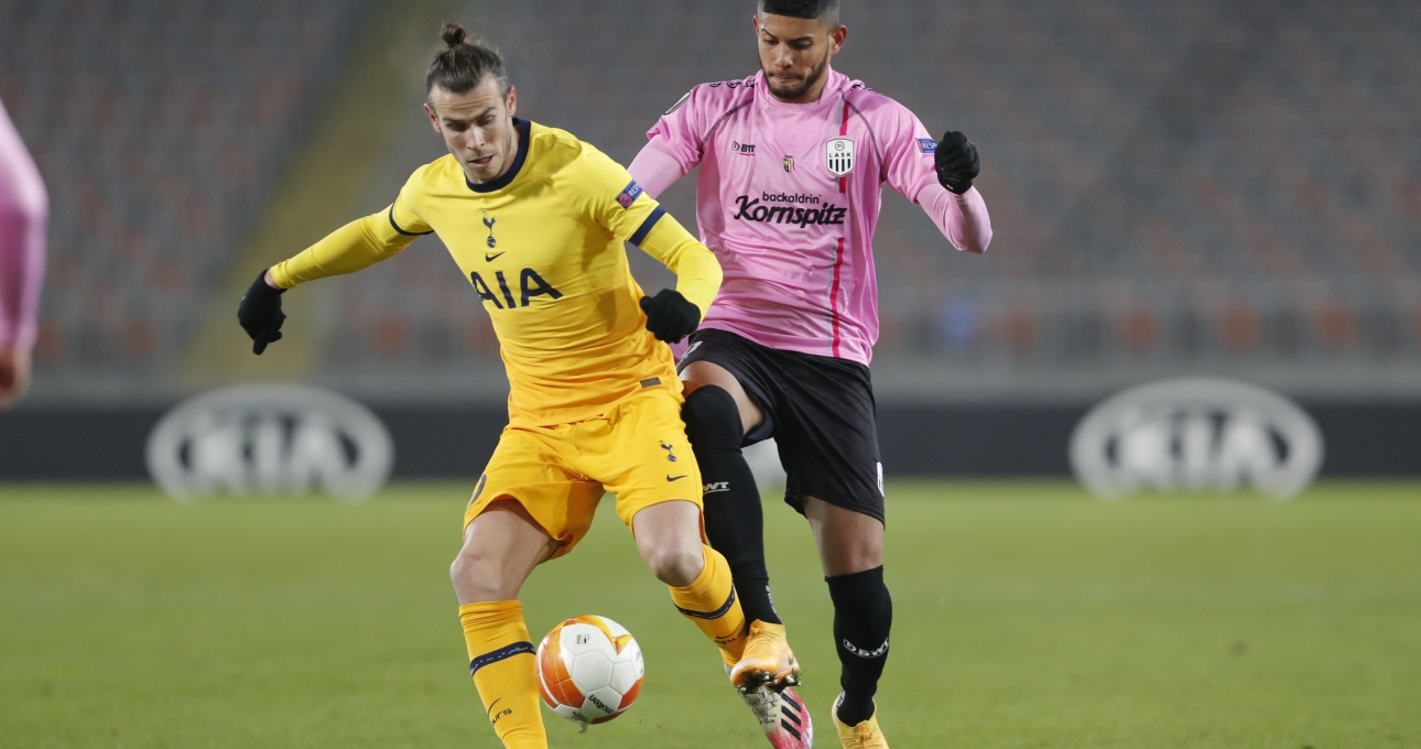 Tottenham đánh rơi chiến thắng ở những giây cuối cùng
