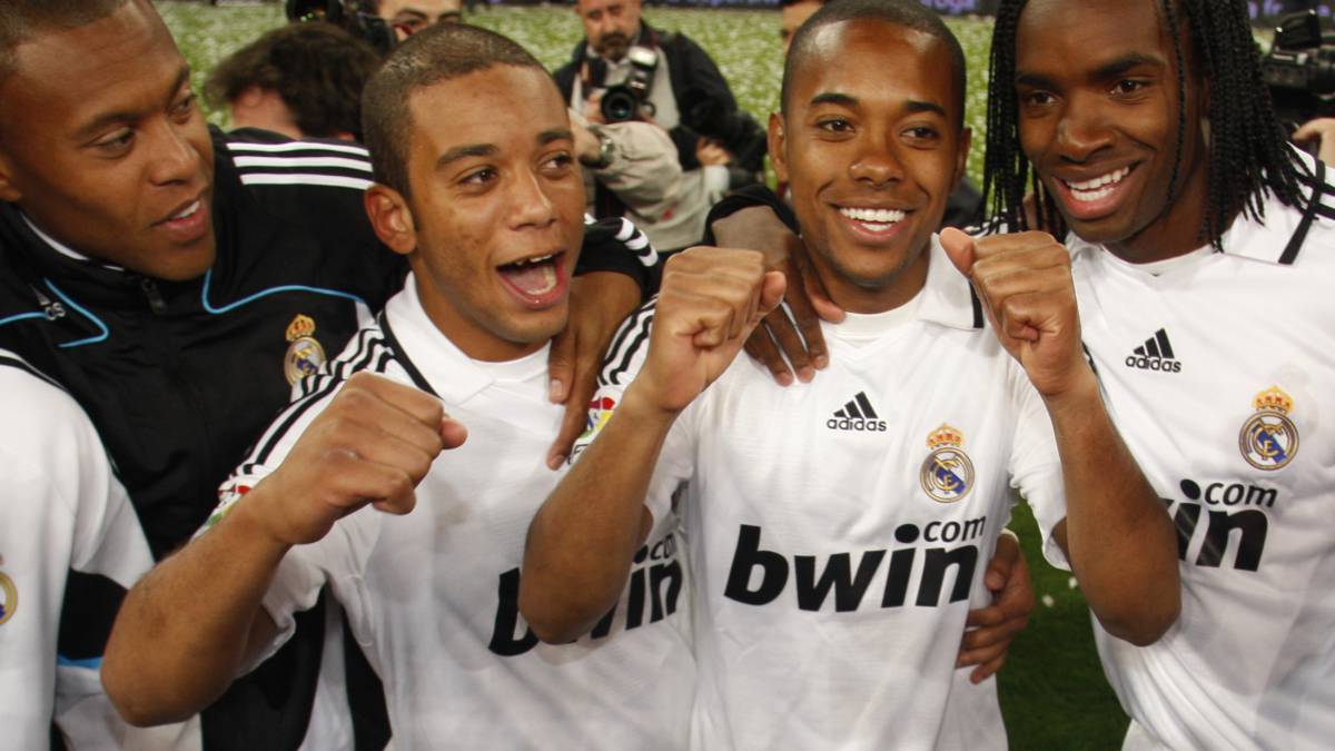 Tin HOT bóng đá 11/12: Cựu sao Real Madrid bị truy nã
