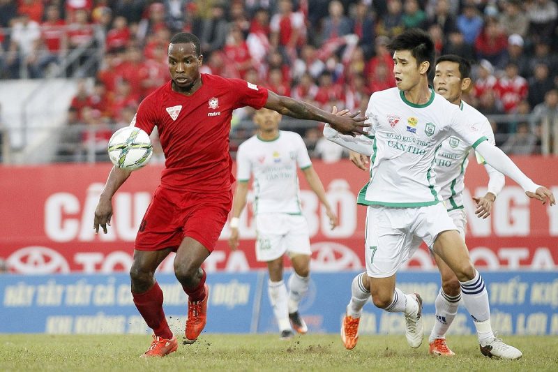 NÓNG: FIFA đưa ra án phạt cực nặng với CLB Việt Nam