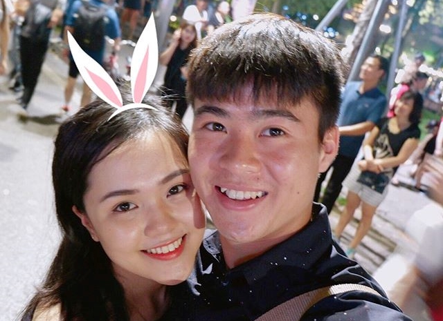 Bạn gái Duy Mạnh mua 'xế hộp tiền tỷ' Mercedes ở tuổi 23