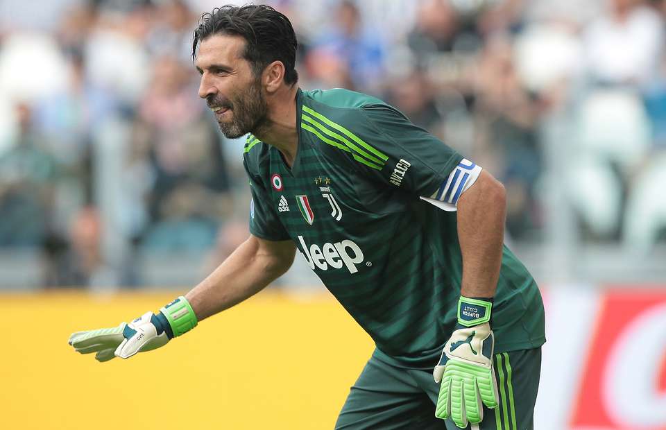 Buffon phá kỷ lục nước Ý, vượt mặt huyền thoại AC Milan