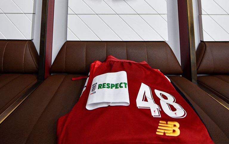 Liverpool chính thức có đội trưởng trẻ nhất lịch sử sau hơn trăm năm