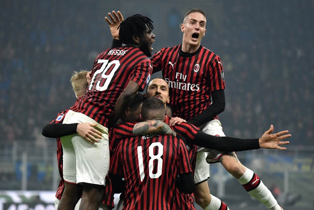 Ibrahimovic ghi tên mình vào lịch sử tại Derby Milan