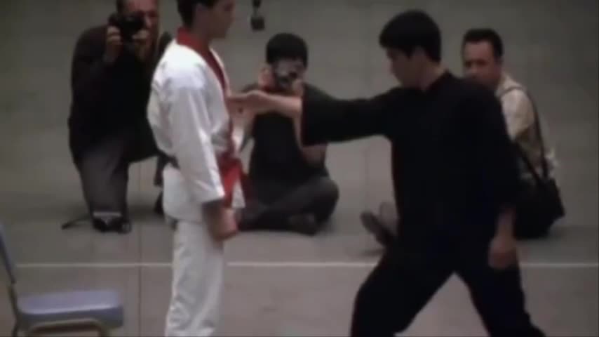 VIDEO: Cận cảnh 'nhất thốn quyền' của Lý Tiểu Long khiến giới khoa học điên đầu
