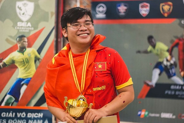 Duy Mập ghi tên mình vào bán kết PES 247 Cup