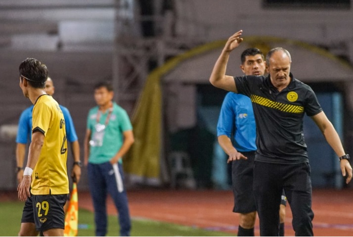 HLV Ceres Negros thất vọng khi hòa Than Quảng Ninh