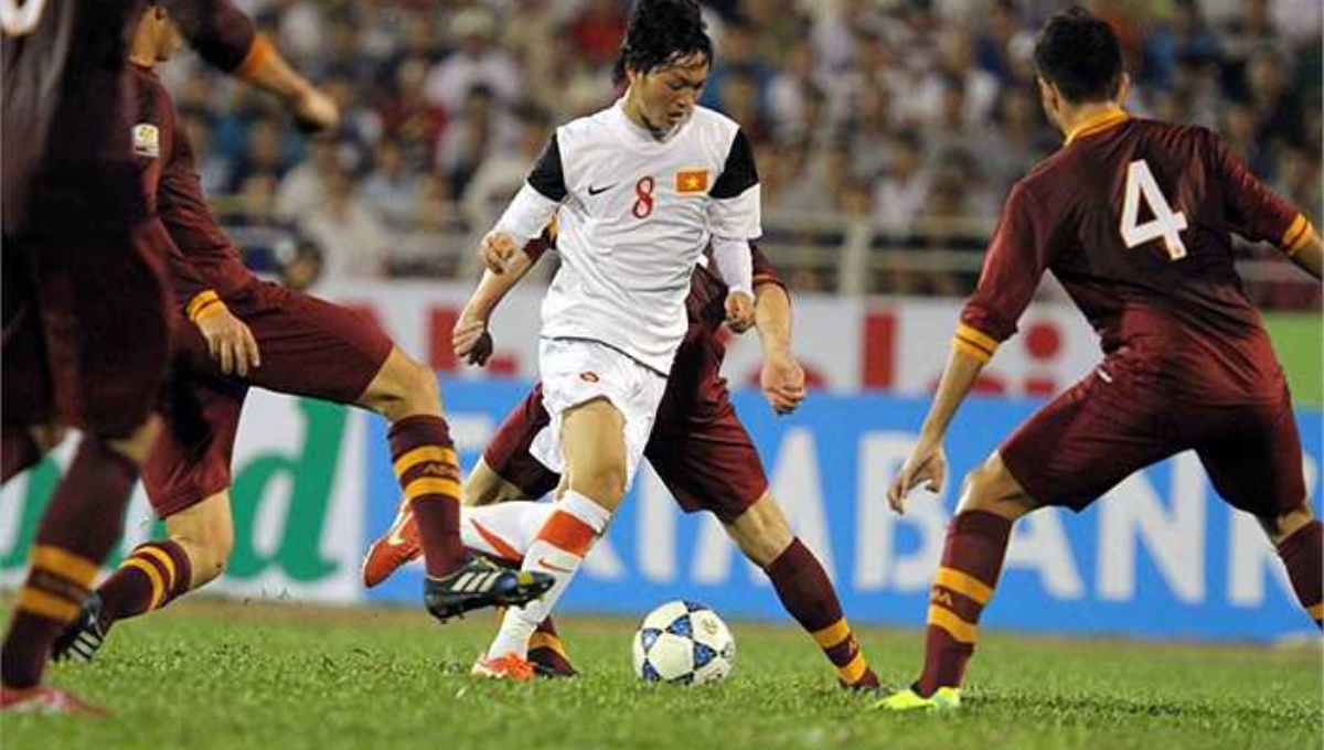 VIDEO: U19 Việt Nam 'thêu hoa dệt gấm' khiến đối thủ châu Âu chóng mặt