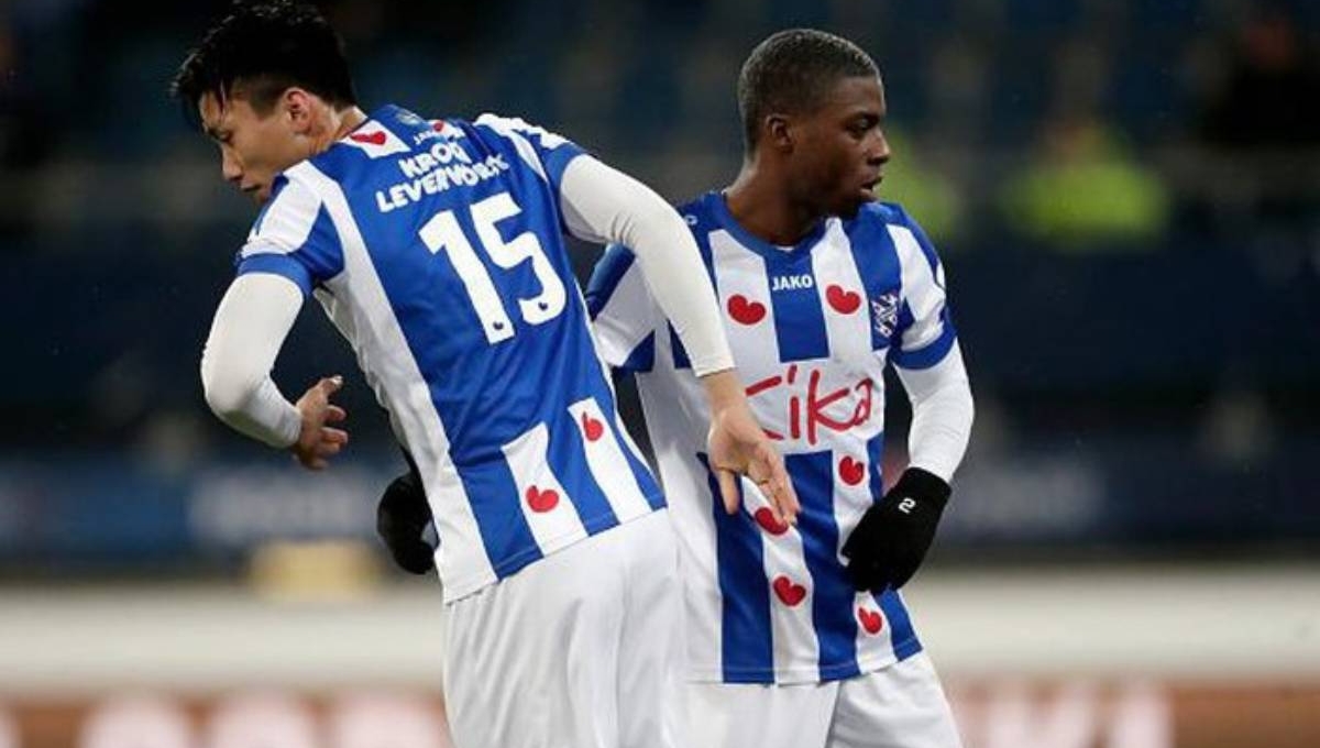 VIDEO: Khoảnh khắc lịch sử của Văn Hậu tại SC Heerenveen