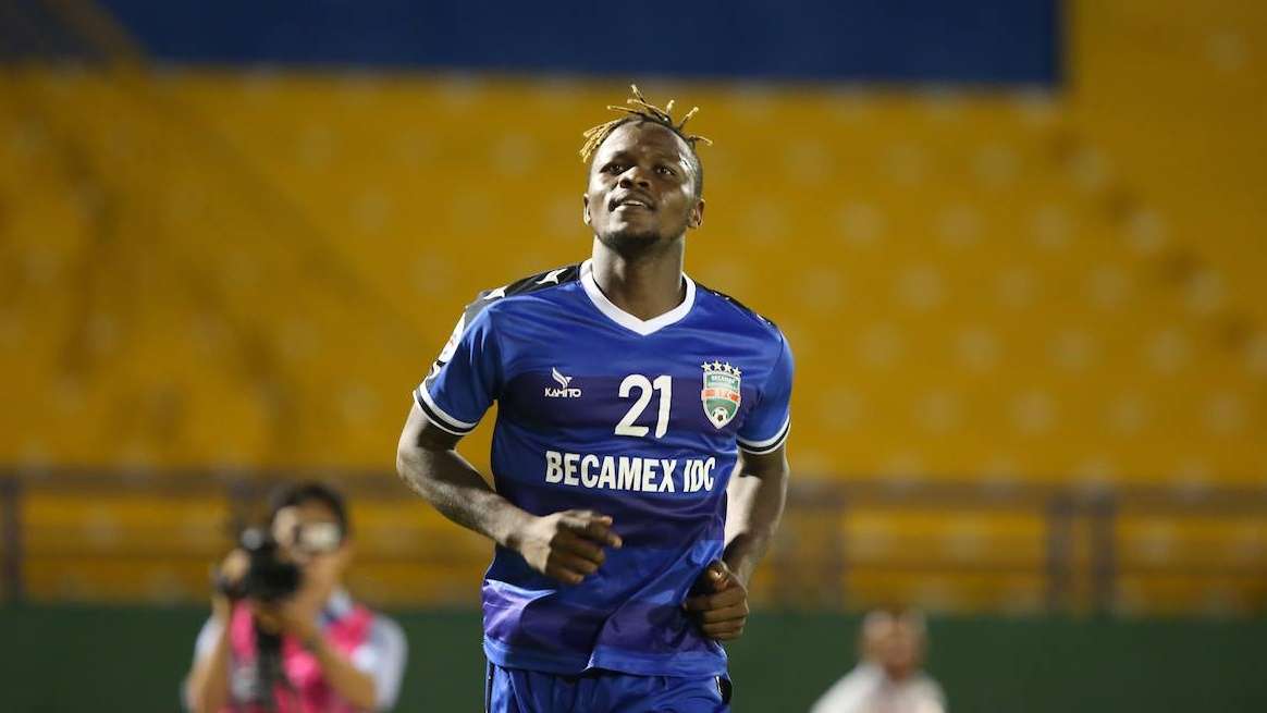 HLV vô địch Thai League: 'Cầu thủ Bình Dương đá vậy là quá láo'