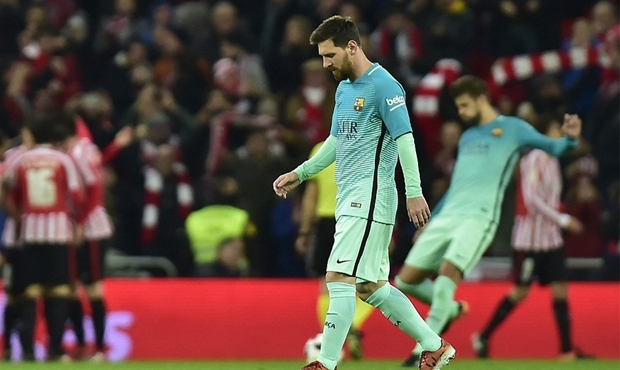 Đá hơn 2 người, Barca vẫn phải nhận trận thua sốc