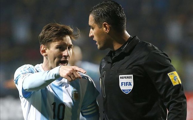 Bóng đá 24/3: U20 Pháp thắng hủy diệt, Messi chửi trọng tài?