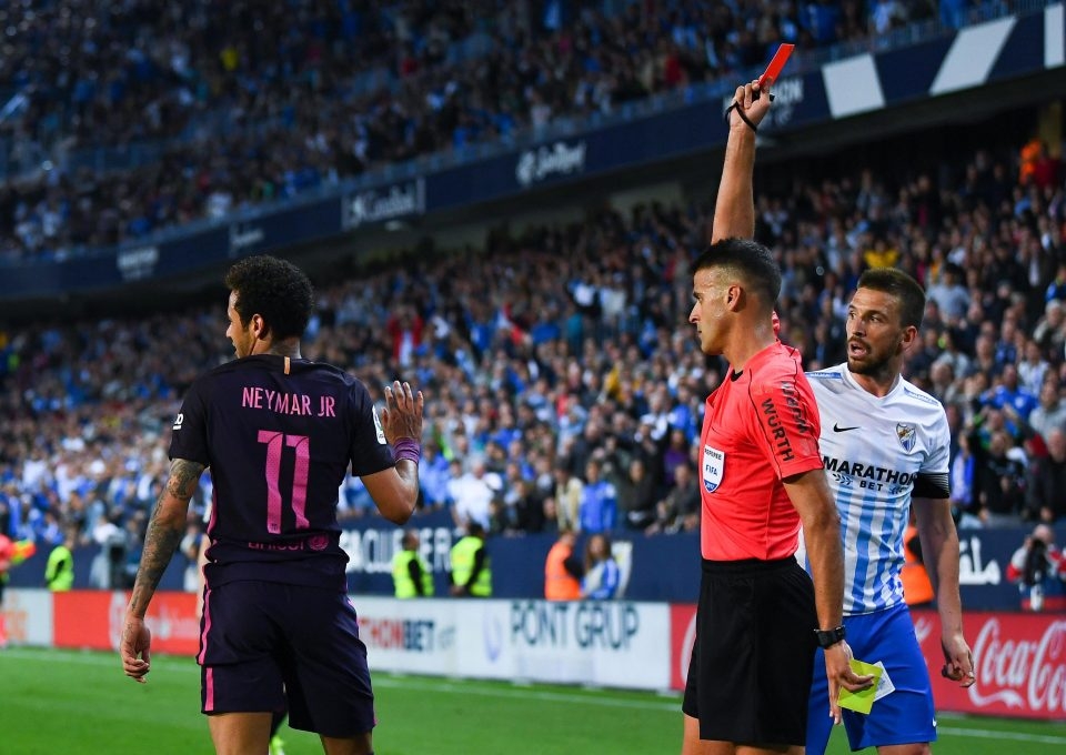 Neymar có nguy cơ vắng mặt ở trận gặp Real Madrid
