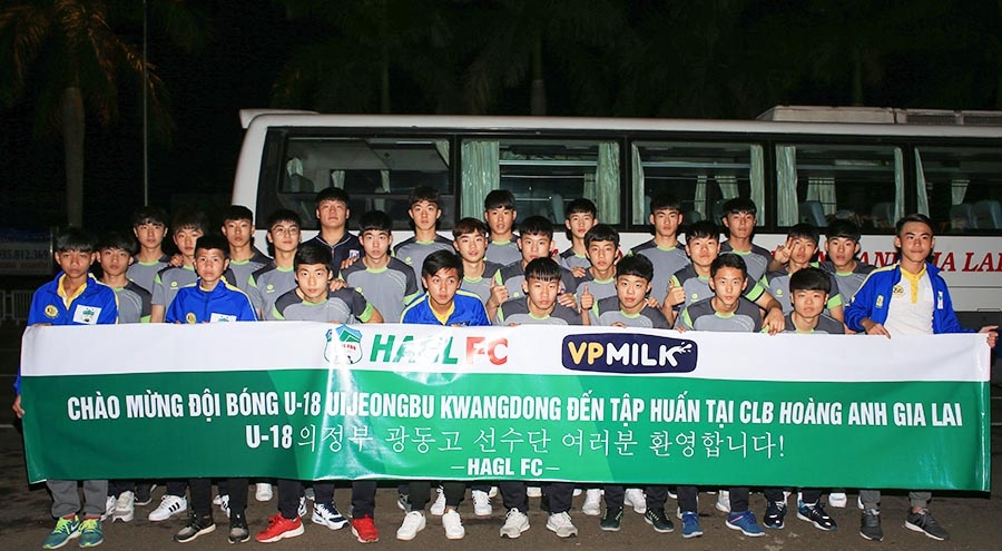 Đội bóng Hàn Quốc đã đặt chân tới HAGL