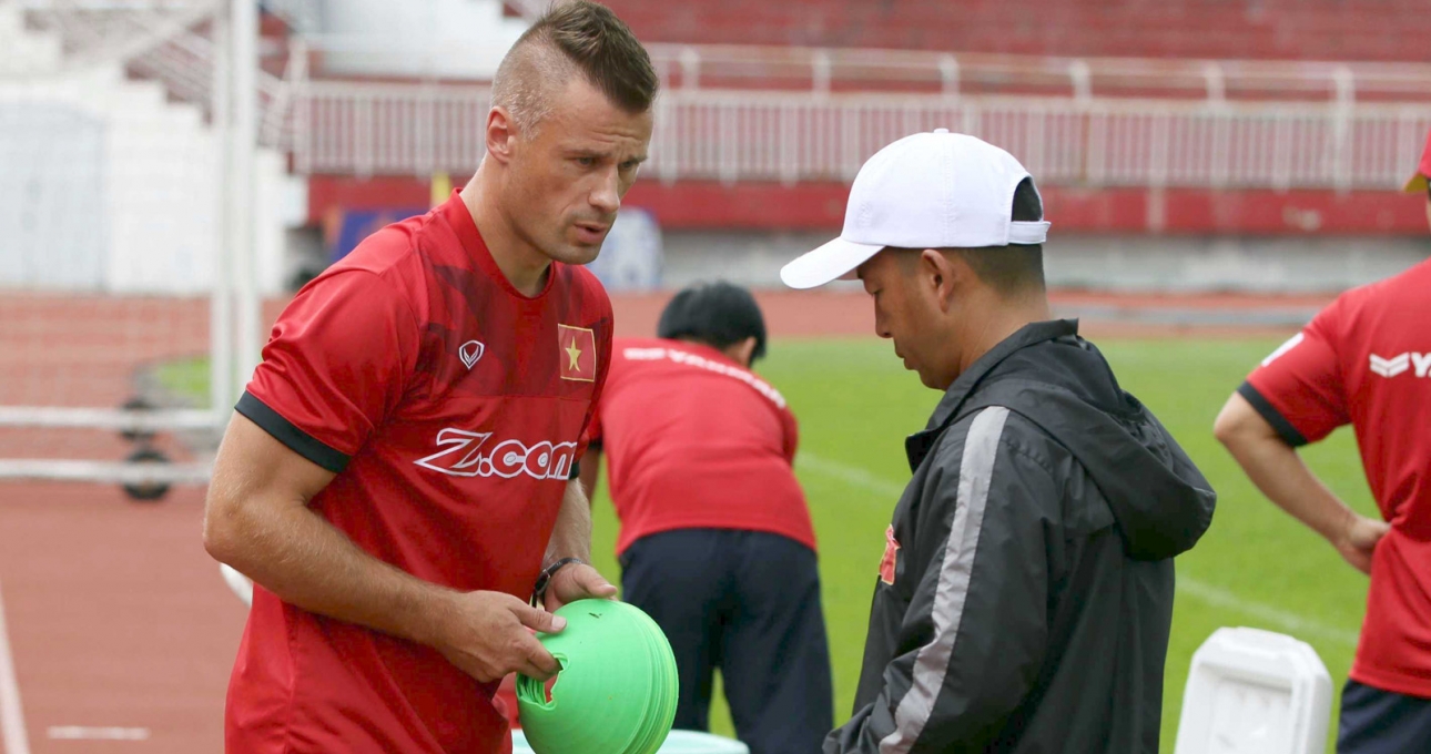 Tin tức bóng đá Việt 8/1: HAGL cũng có HLV thể lực