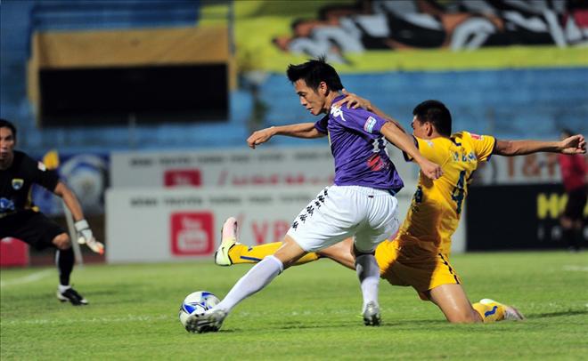 Thắng dễ Nam Định, CLB Hà Nội độc chiếm đỉnh bảng V-League