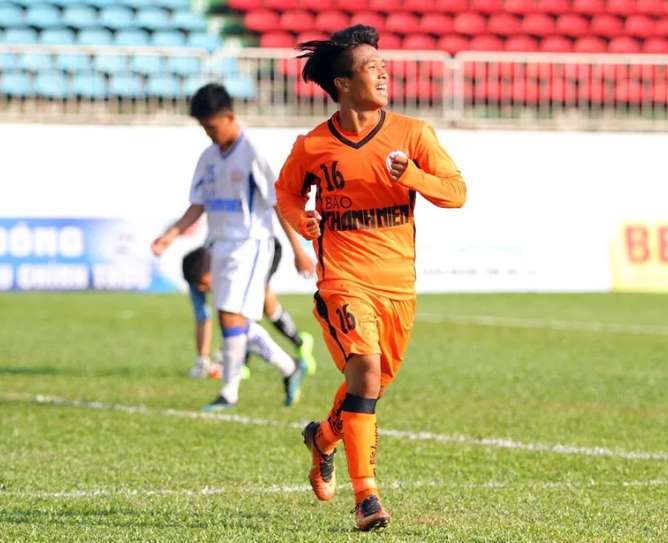 HLV Graechen khen cầu thủ U19 SHB ĐN 'như Công Phượng'