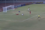 Văn Hào bỏ lỡ cơ hội 'cực ngon ăn' trong trận derby Việt Nam