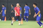 Olympic Việt Nam tập luyện: Công Phượng đã biết... sút penalty
