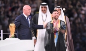 Qatar giải thích lý do Messi mặc 'hoàng bào' khi nâng cúp vô địch