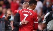 HLV Solskjaer nhận cảnh báo về Ronaldo