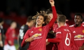 Sao trẻ Man Utd bất ngờ 'nhận quà' từ Việt Nam