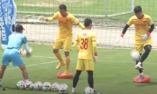 Thủ môn ĐTVN 'cười ra nước mắt' với bài tập dị của HLV Park
