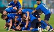 Italia trên vai những người đàn ông bình thường