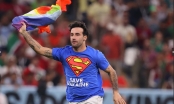 'Superman' bất ngờ ghé thăm trận Bồ Đào Nha - Uruguay tại World Cup