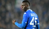 'Ngựa chứng' Balotelli lại gây sốc khi sút vào gáy đồng đội