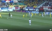 VIDEO: Minh Vương lập siêu phẩm, ghi điểm với HLV Park trên khán đài