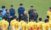 VIDEO: HLV Park đốn tim CĐV bằng loạt hành động gây thương nhớ
