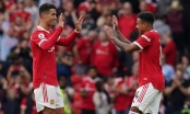 VIDEO: Ronaldo dạy Lingard đá bóng