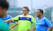 'Phù thủy trắng' Troussier nghiêm khắc với các cầu thủ U18 Việt Nam