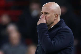 Arne Slot cay đắng thừa nhận 'ngày đen tối nhất' tại Anfield sau thảm bại