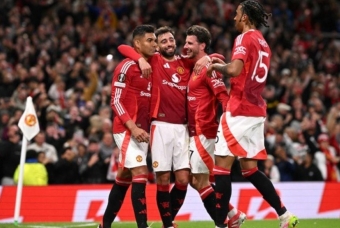 Trực tiếp MU 0-0 Leeds United: Nhập trận chậm rãi