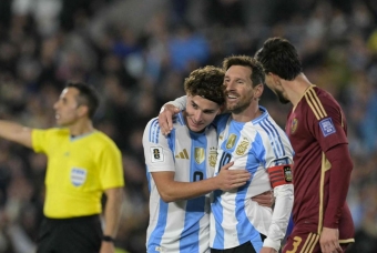 Trực tiếp Argentina 3-0 Venezuela: Hết giờ!
